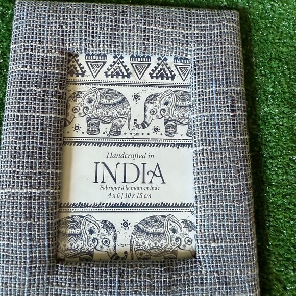 Shaila Anant Handcrafted India Photo Picture Frame 4" x 6" Blended Fabric Design - Picture 8 of 10